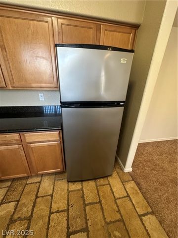 10237 KING HENRY Avenue 201, Las Vegas, NV 89144