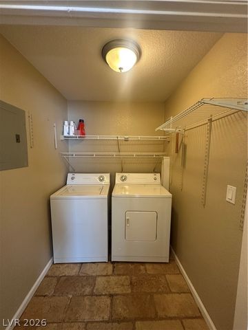 10237 KING HENRY Avenue 201, Las Vegas, NV 89144