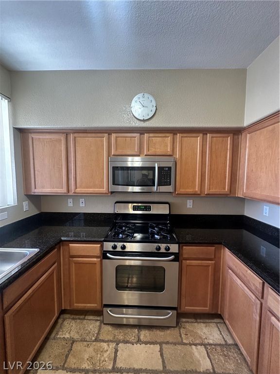 10237 KING HENRY Avenue 201, Las Vegas, NV 89144