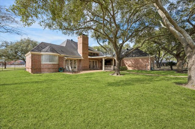 2531 Lazy Bend Street, Pearland, TX 77581