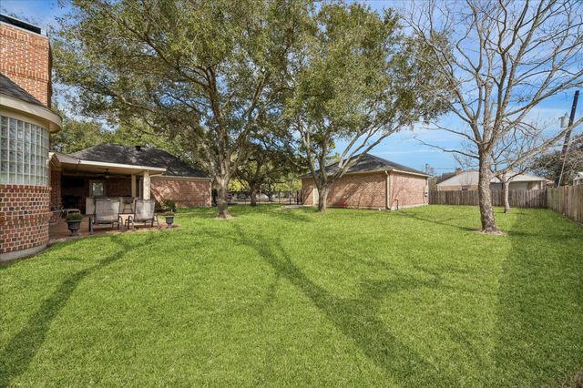 2531 Lazy Bend Street, Pearland, TX 77581