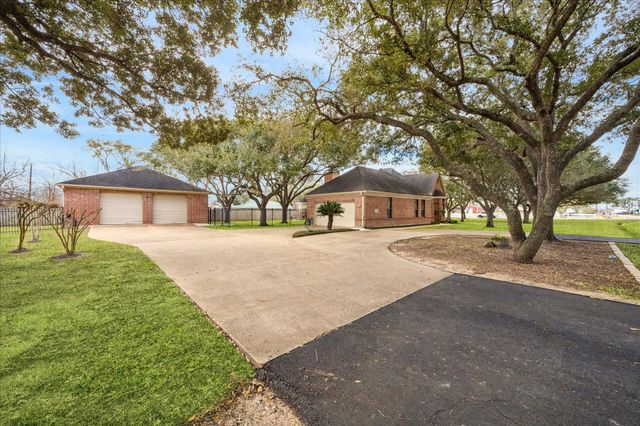 2531 Lazy Bend Street, Pearland, TX 77581