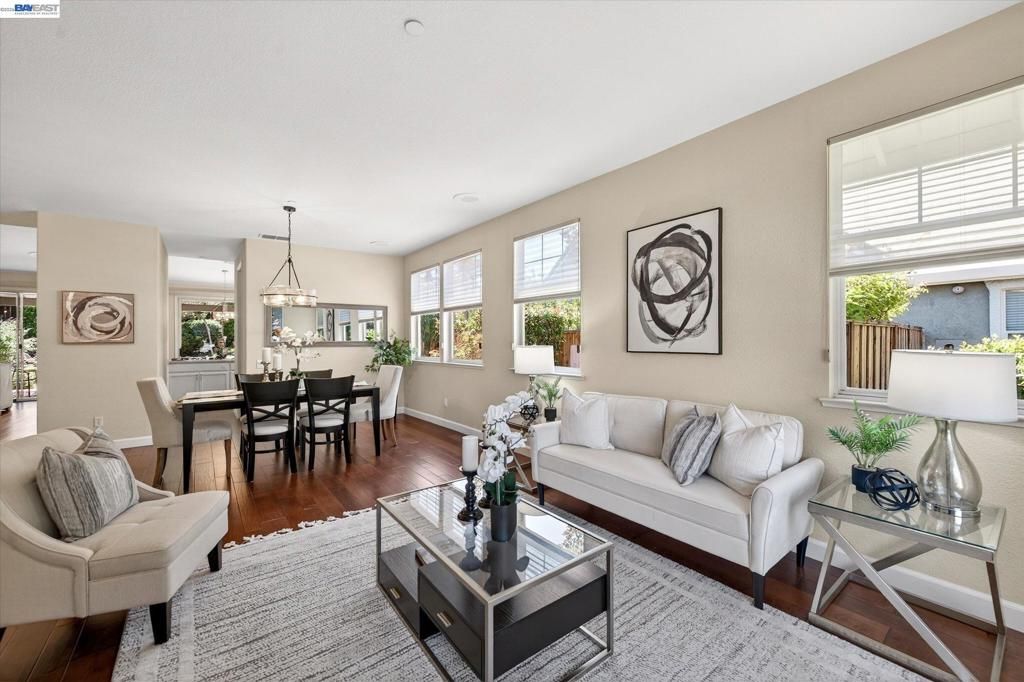 Image 12 of property listing at 285 S Sea Way, Livermore, CA 94550