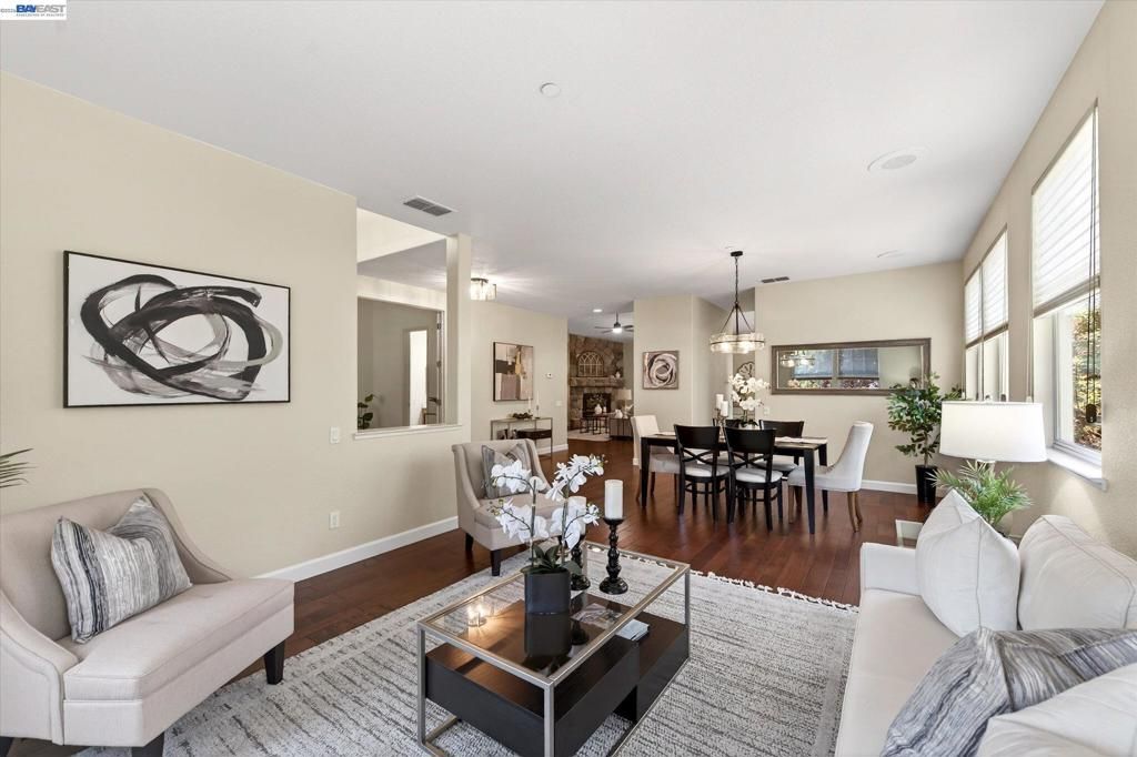 Image 13 of property listing at 285 S Sea Way, Livermore, CA 94550