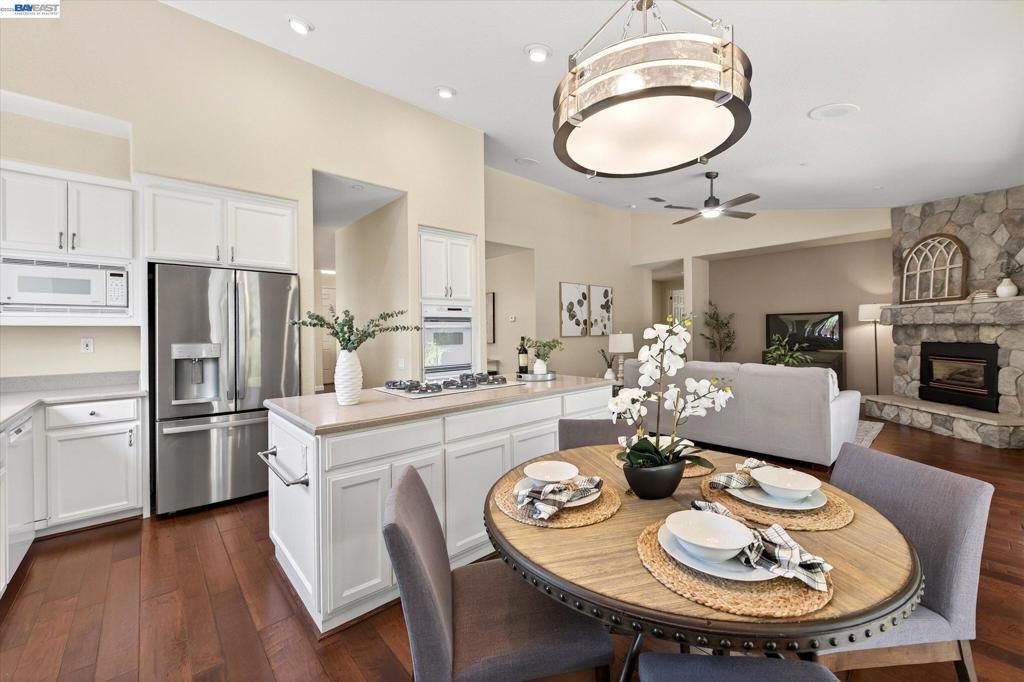 Image 19 of property listing at 285 S Sea Way, Livermore, CA 94550