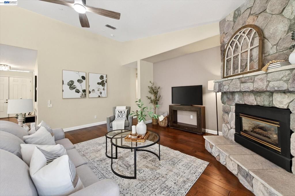 Image 25 of property listing at 285 S Sea Way, Livermore, CA 94550
