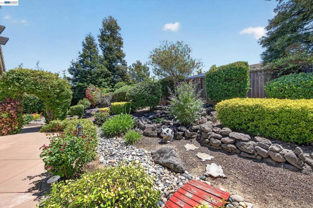 Image 45 of property listing at 285 S Sea Way, Livermore, CA 94550