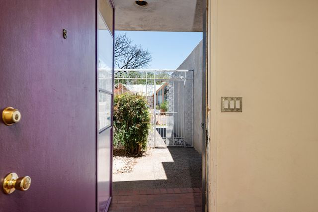 1020 Cuatro Cerros Trail SE, Albuquerque, NM 87123