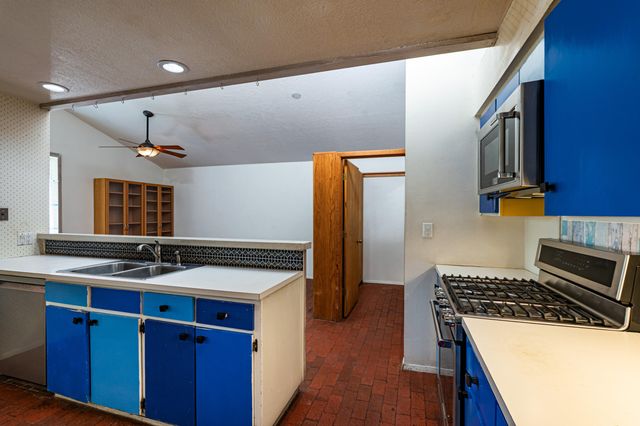 1020 Cuatro Cerros Trail SE, Albuquerque, NM 87123
