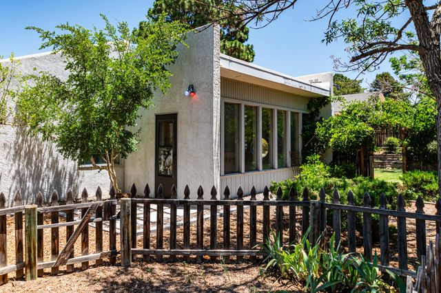 1020 Cuatro Cerros Trail SE, Albuquerque, NM 87123