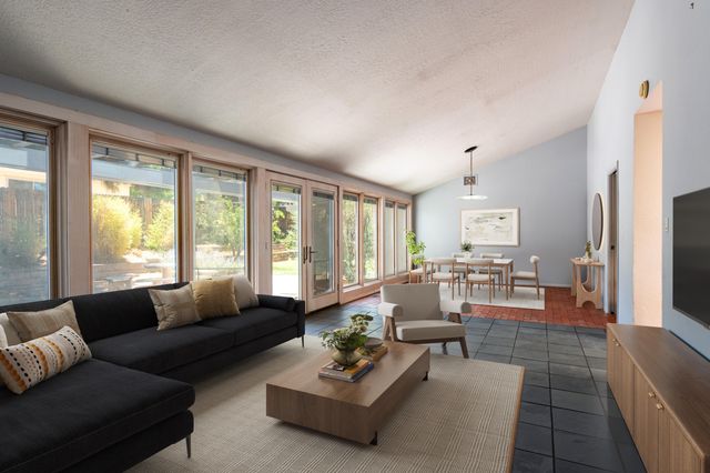 1020 Cuatro Cerros Trail SE, Albuquerque, NM 87123