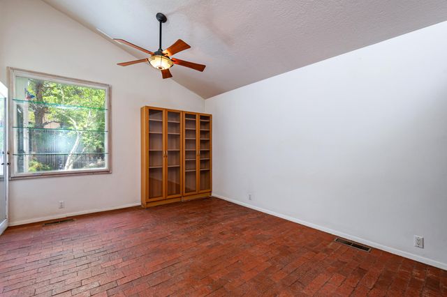 1020 Cuatro Cerros Trail SE, Albuquerque, NM 87123