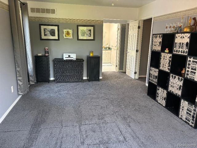 2136 Millstream Drive, Wixom, MI 48393