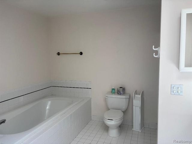 2136 Millstream Drive, Wixom, MI 48393