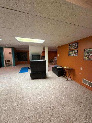 2136 Millstream Drive, Wixom, MI 48393