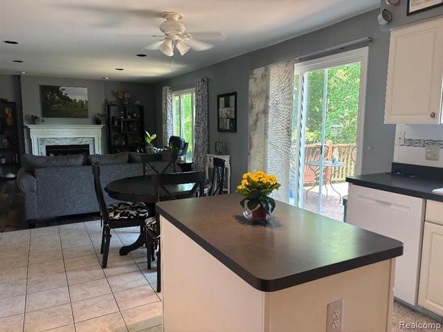 2136 Millstream Drive, Wixom, MI 48393