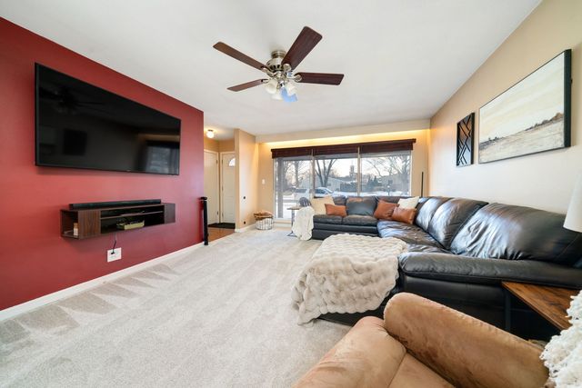 1703 WISTERIA Road, Rockford, IL 61107