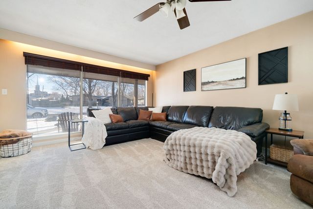 1703 WISTERIA Road, Rockford, IL 61107