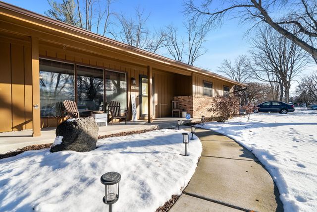 1703 WISTERIA Road, Rockford, IL 61107