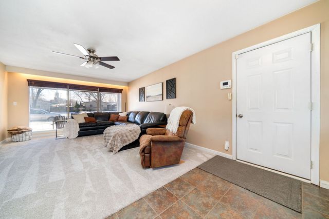 1703 WISTERIA Road, Rockford, IL 61107