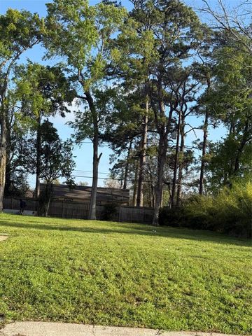 6211 Guadalupe Street, Houston, TX 77016