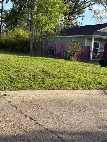 6211 Guadalupe Street, Houston, TX 77016