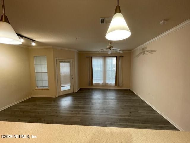 8290 GATE Parkway W 211, Jacksonville, FL 32216