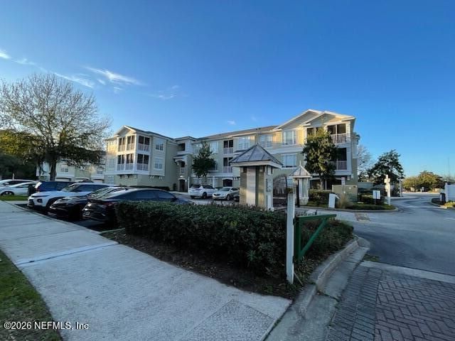 8290 GATE Parkway W 211, Jacksonville, FL 32216