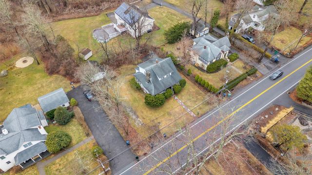 15 W Lake Boulevard, Mahopac, NY 10541