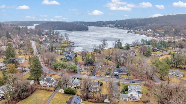 15 W Lake Boulevard, Mahopac, NY 10541