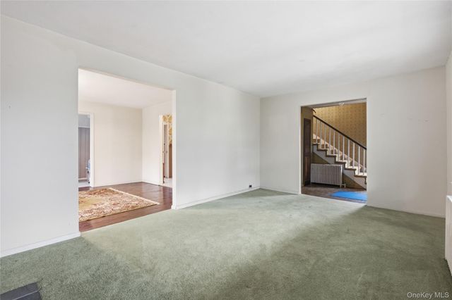 15 W Lake Boulevard, Mahopac, NY 10541