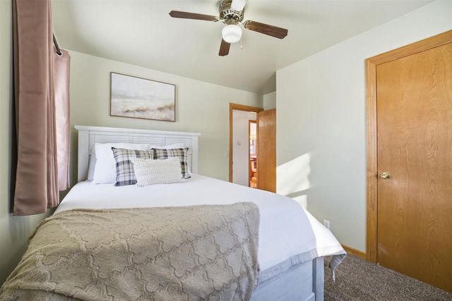 5696 GLENDALE AVENUE, Green Bay, WI 54313