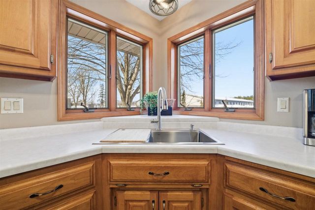 5696 GLENDALE AVENUE, Green Bay, WI 54313