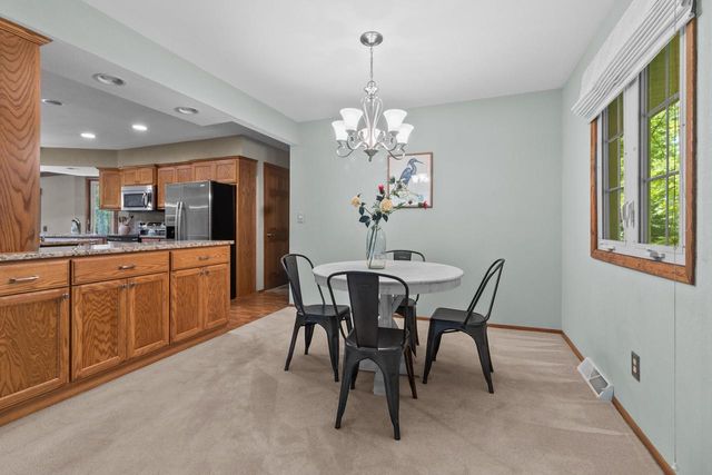 S25W27059 Winnebago WAY, Waukesha, WI 53188