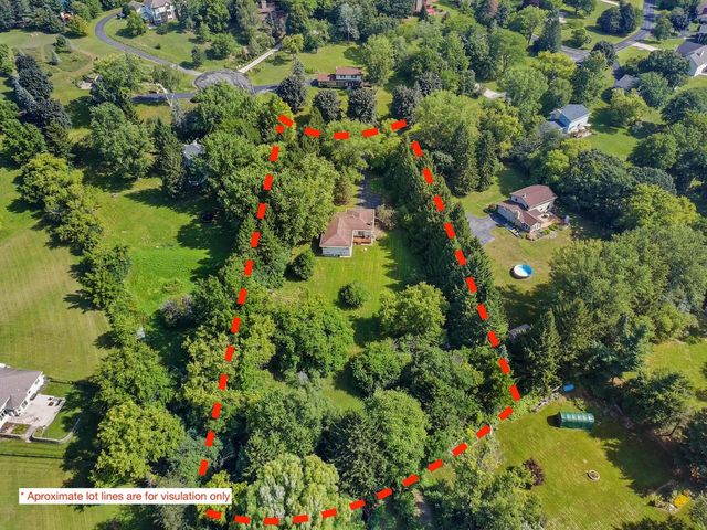 S25W27059 Winnebago WAY, Waukesha, WI 53188