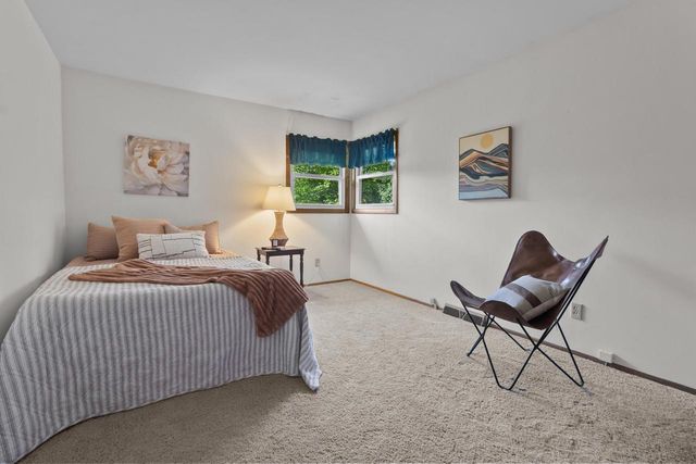 S25W27059 Winnebago WAY, Waukesha, WI 53188