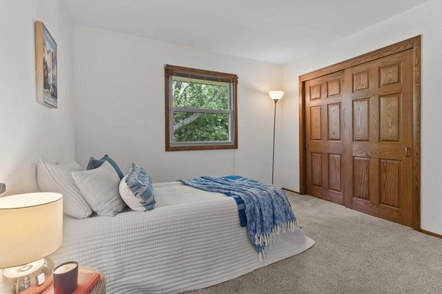 S25W27059 Winnebago WAY, Waukesha, WI 53188