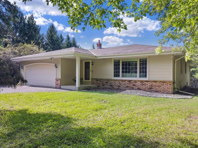 S25W27059 Winnebago WAY, Waukesha, WI 53188