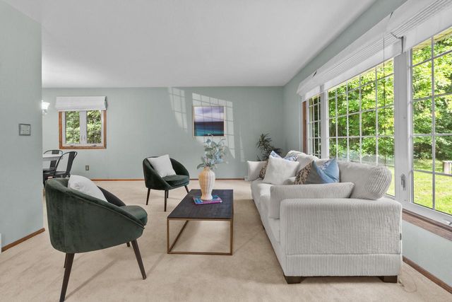 S25W27059 Winnebago WAY, Waukesha, WI 53188