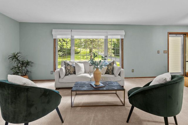 S25W27059 Winnebago WAY, Waukesha, WI 53188