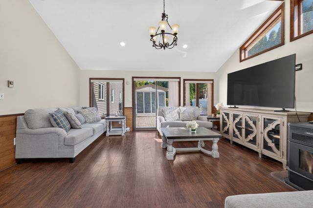 4 Old Homestead Rd, Methuen, MA 01844