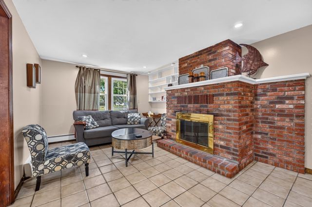 4 Old Homestead Rd, Methuen, MA 01844
