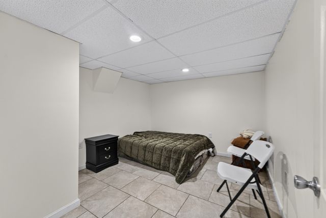 4 Old Homestead Rd, Methuen, MA 01844