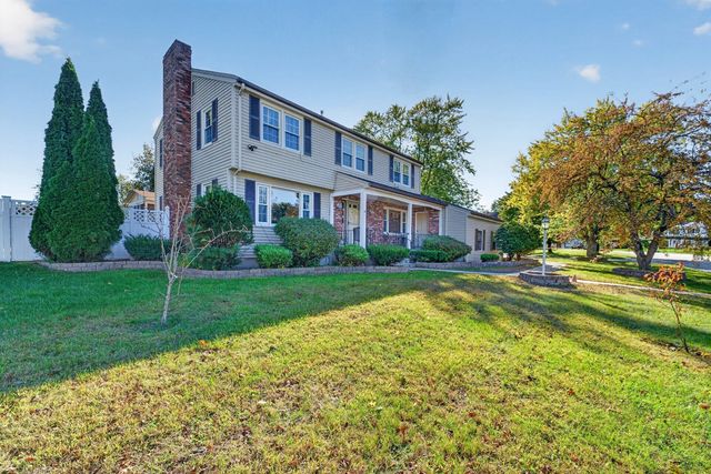 4 Old Homestead Rd, Methuen, MA 01844