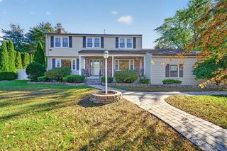 4 Old Homestead Rd, Methuen, MA 01844