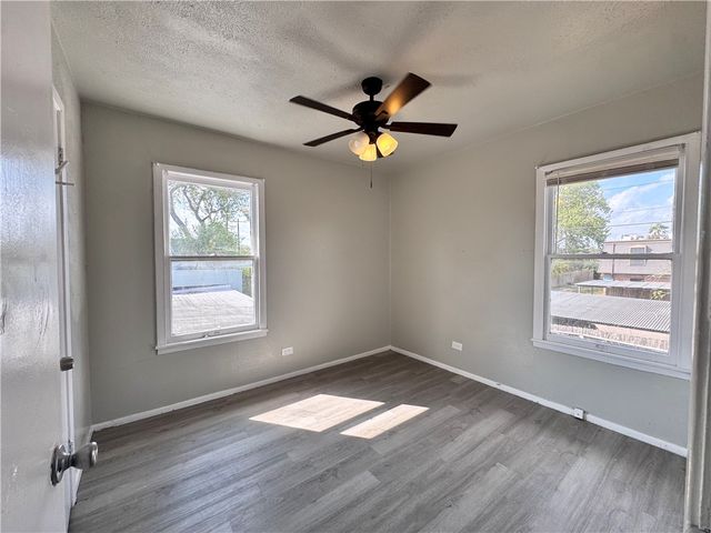 3120 Santa Fe St 7, Corpus Christi, TX 78404