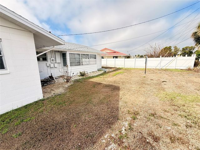 713 THUNDERBIRD AVENUE, Sun City Center, FL 33573