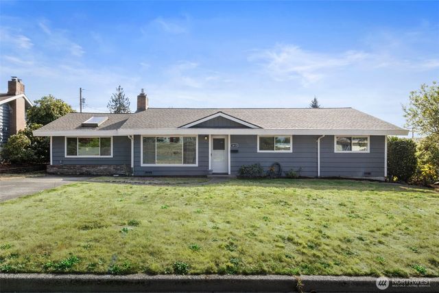 1413 Lindberg Place, Bremerton, WA 98310