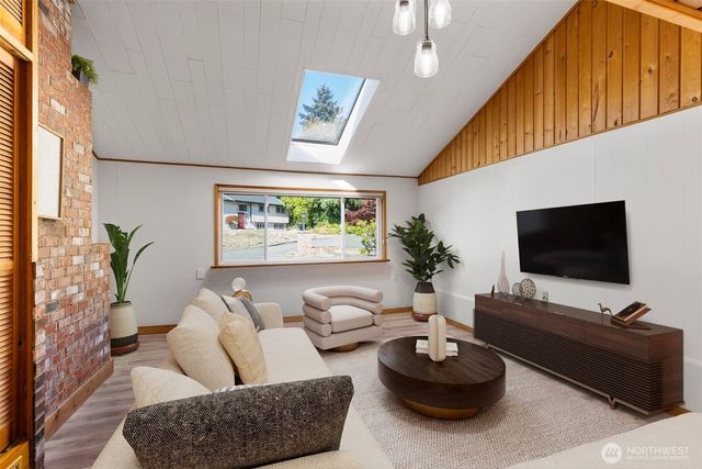 1413 Lindberg Place, Bremerton, WA 98310