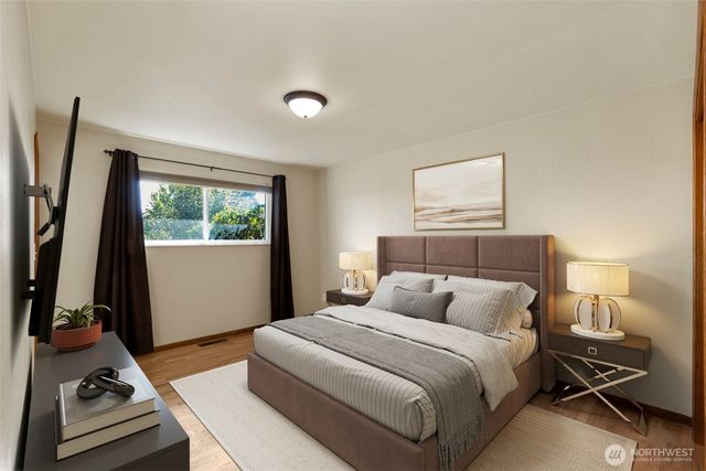 1413 Lindberg Place, Bremerton, WA 98310
